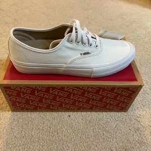 Authentic Pro True White Vans